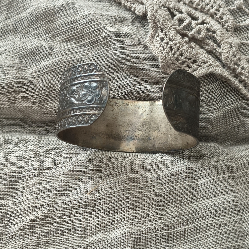 Vintage Floral Engraved Solid Copper Cuff Bracelet - Picture 2 of 3